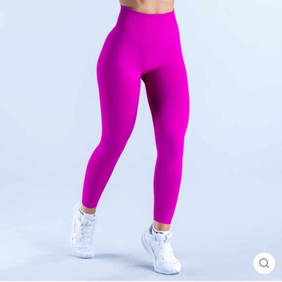 🩷 DFYNE Dynamic Leggings size small in ORCHID 🩷 - Picture 2 of 4